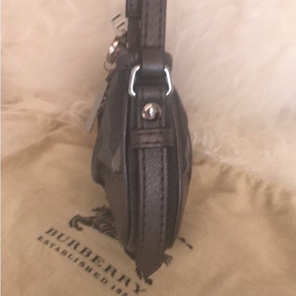 BURBERRY - Picture 4 of 9